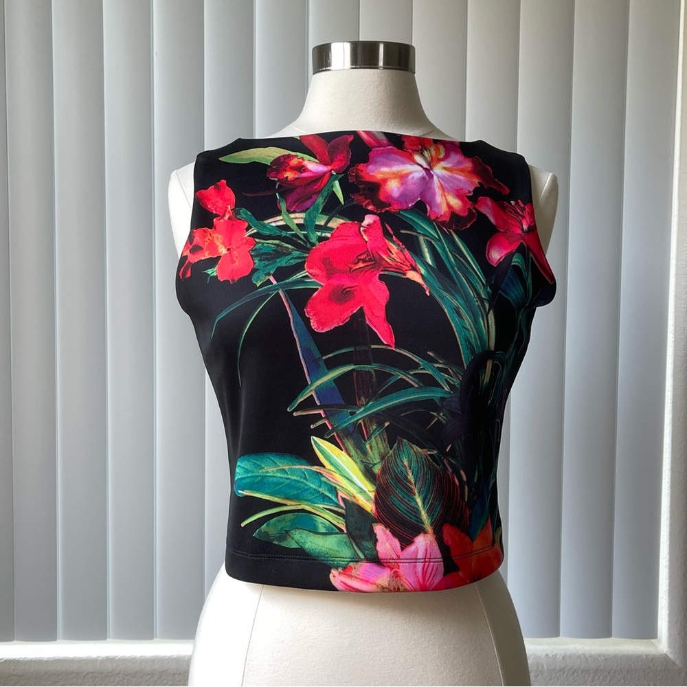 Bisou Bisou Floral Fitted Lined Crop Top Size: M